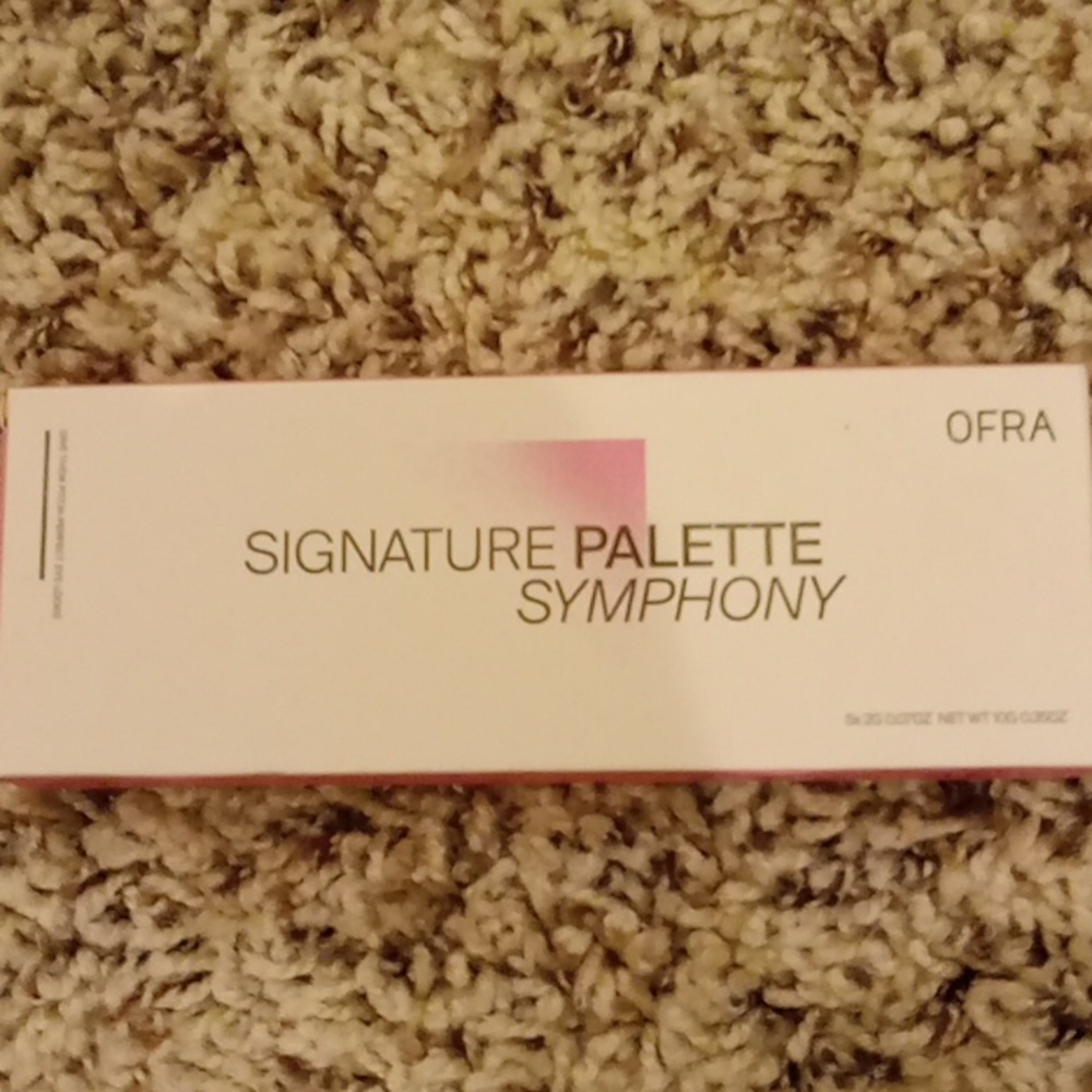 OFRA Signature Symphony palette